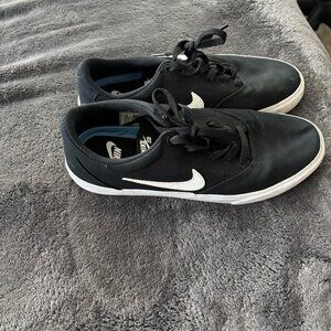 Nike Black SB
